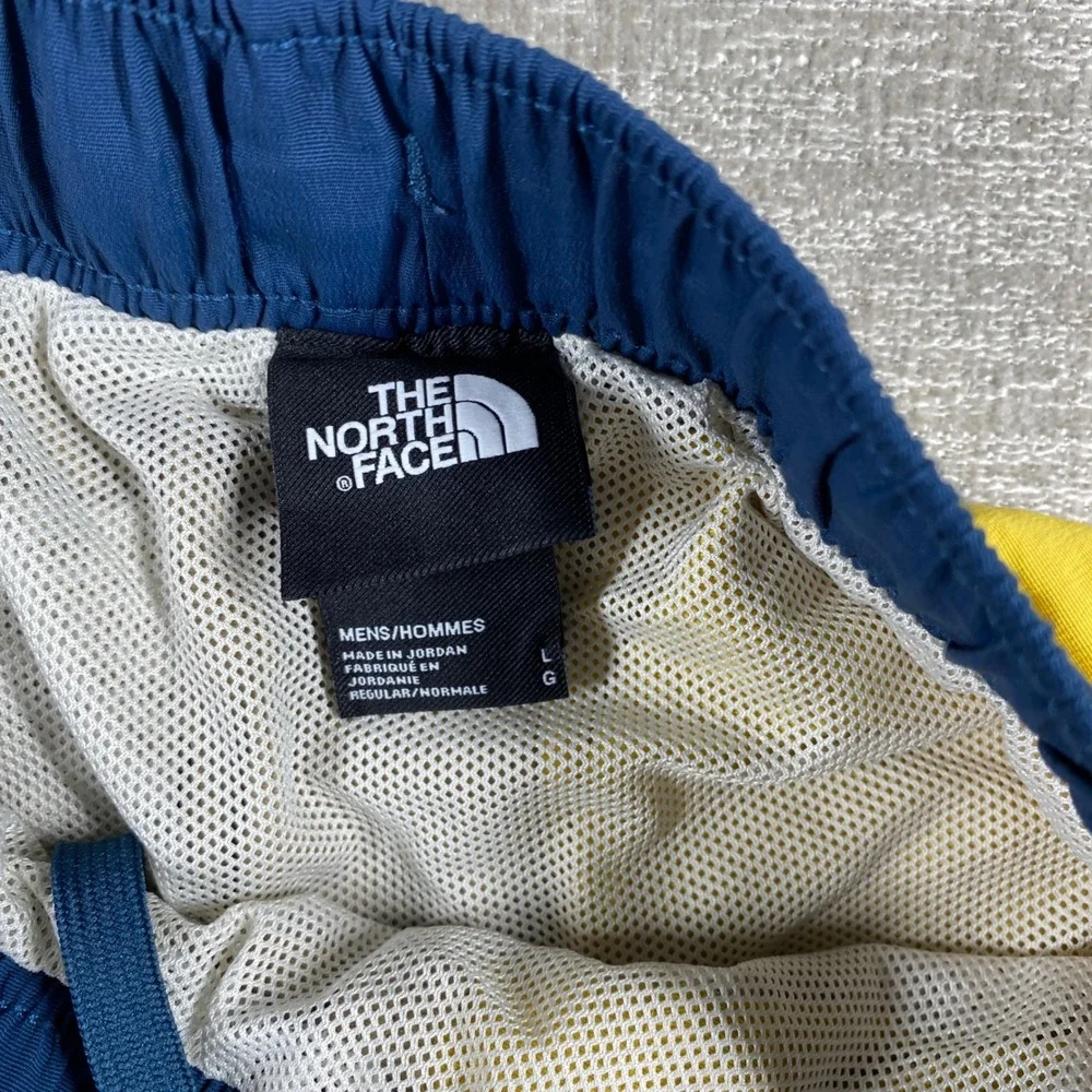 The North Face Class V Belted Shorts Men Large Yellow Tan Colorblock Mesh Liner